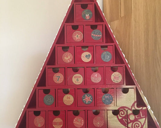 Snow effect red advent calendar
